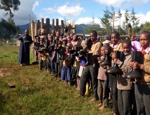 Flooding in Kenya – Buying Gumboots for the Kids